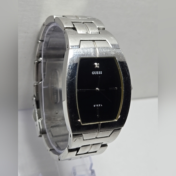 Mens Vintage Guess Steel 31mm G95217G Quartz Analog Watch New Battery - Picture 3 of 11